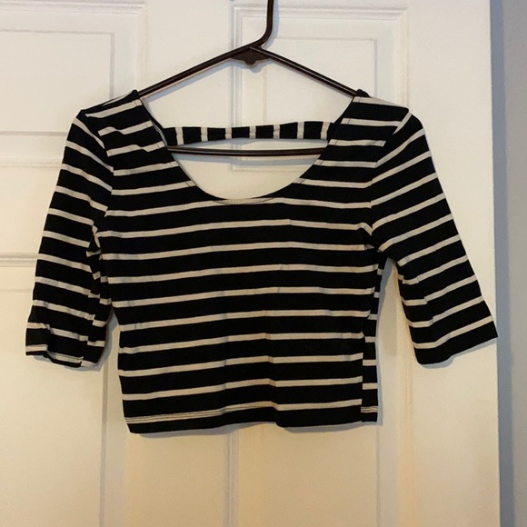 Crop top - Picture 1 of 1